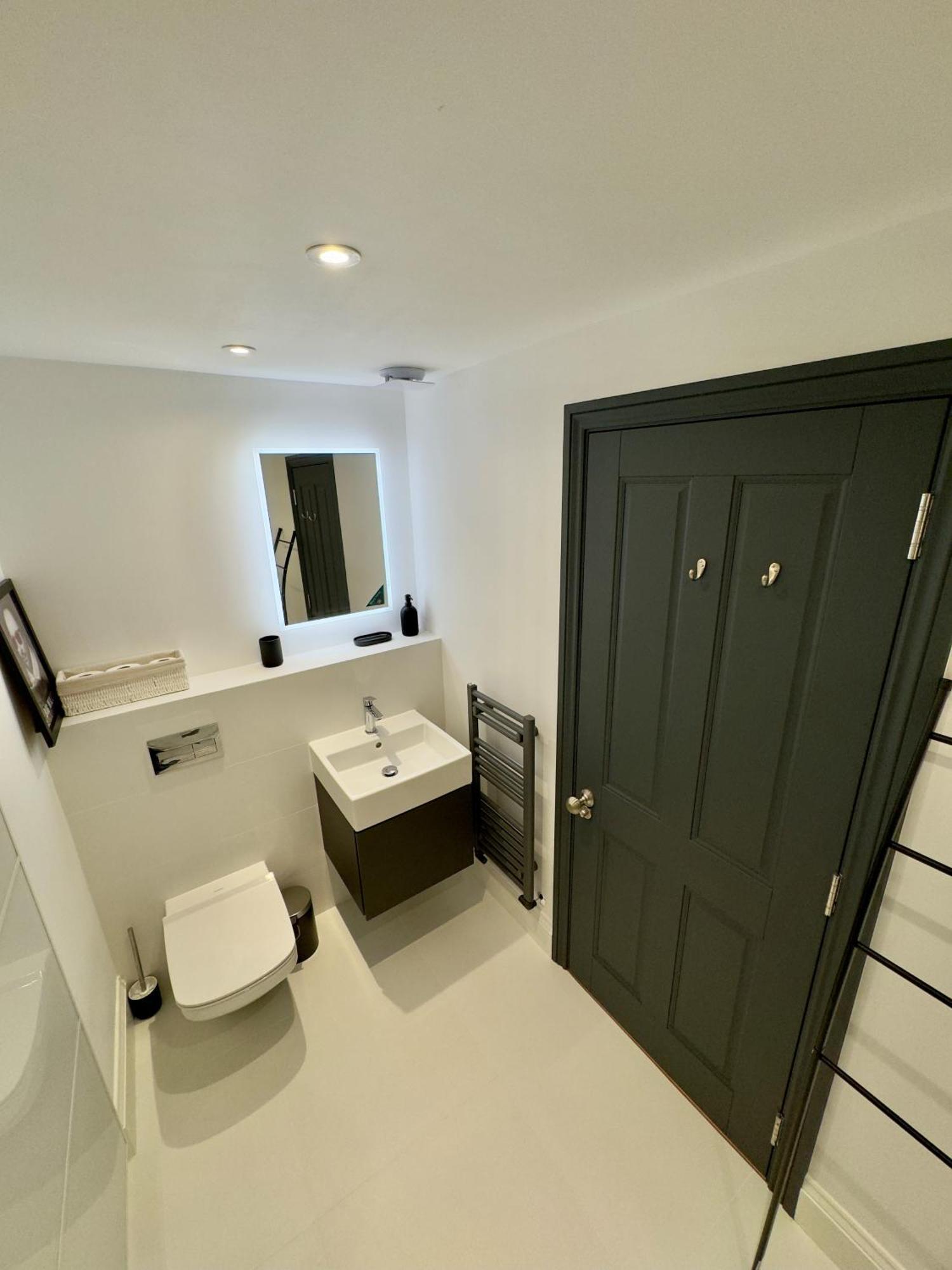 Romeo'S Arch High End Luxury In Centre Of Stratford With Parking Apartamento Exterior foto