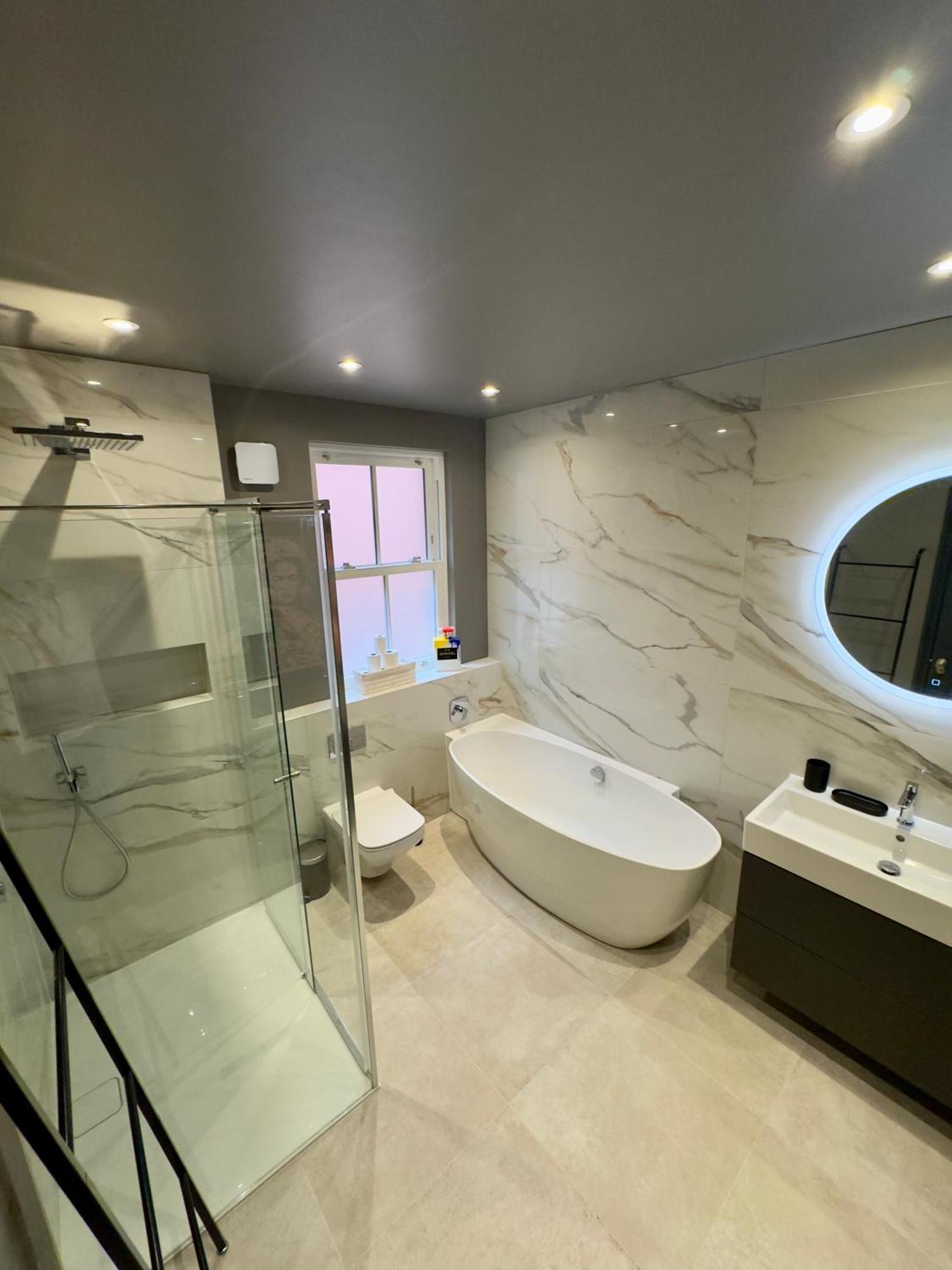 Romeo'S Arch High End Luxury In Centre Of Stratford With Parking Apartamento Exterior foto