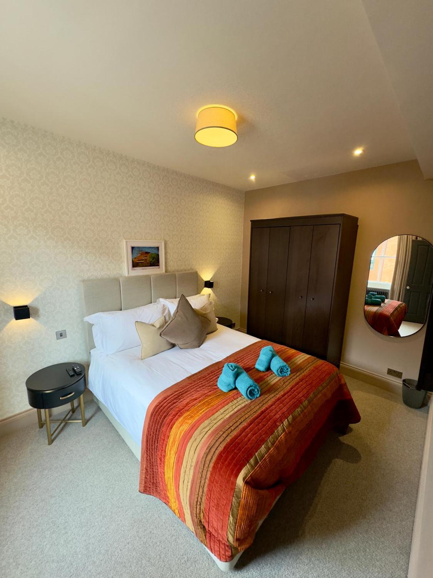 Romeo'S Arch High End Luxury In Centre Of Stratford With Parking Apartamento Exterior foto
