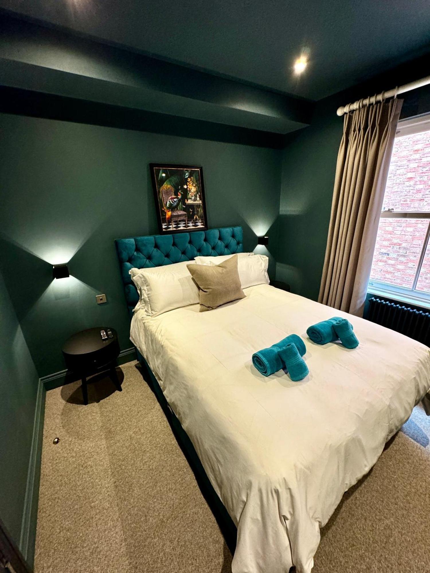 Romeo'S Arch High End Luxury In Centre Of Stratford With Parking Apartamento Exterior foto