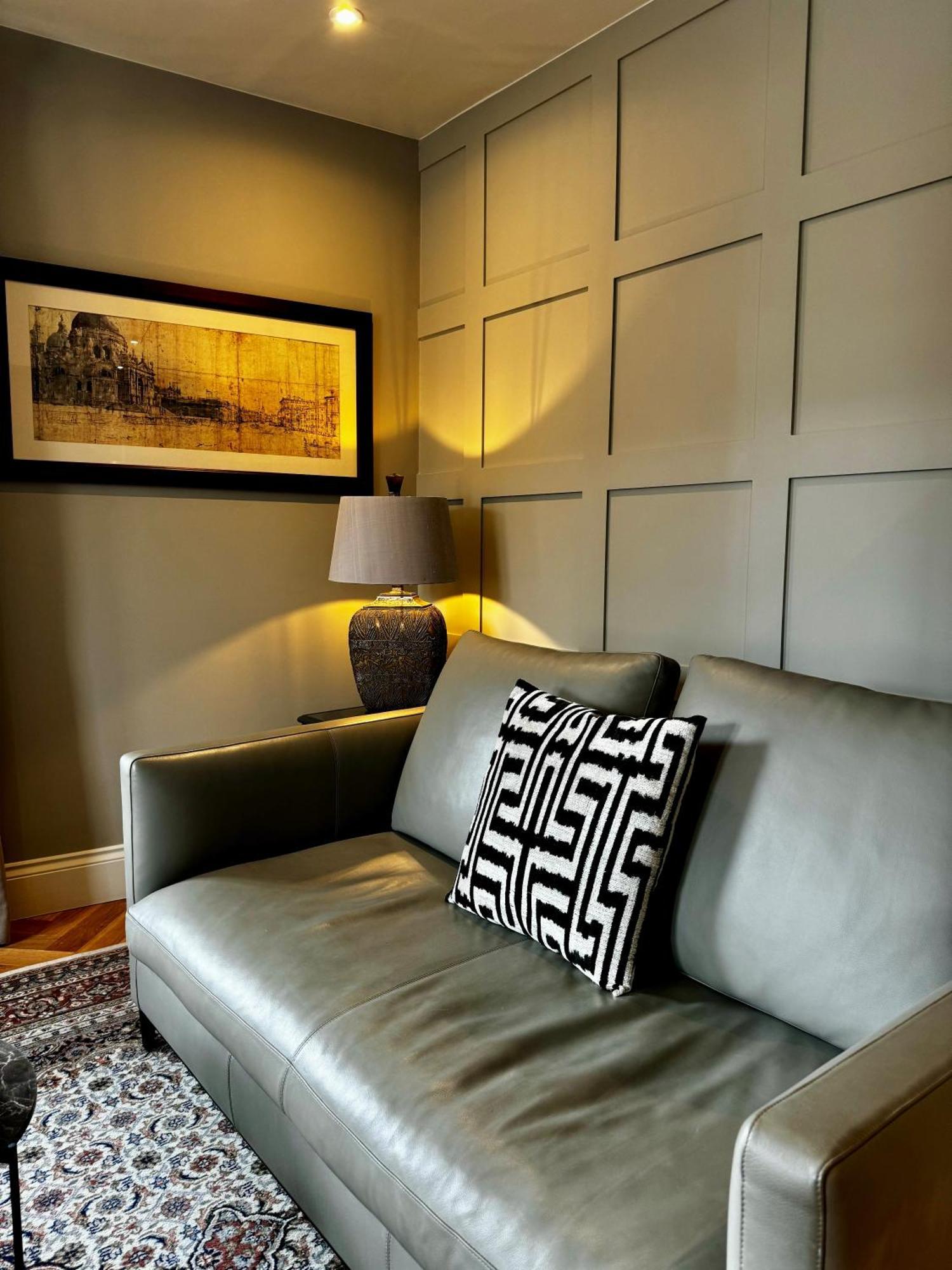 Romeo'S Arch High End Luxury In Centre Of Stratford With Parking Apartamento Exterior foto