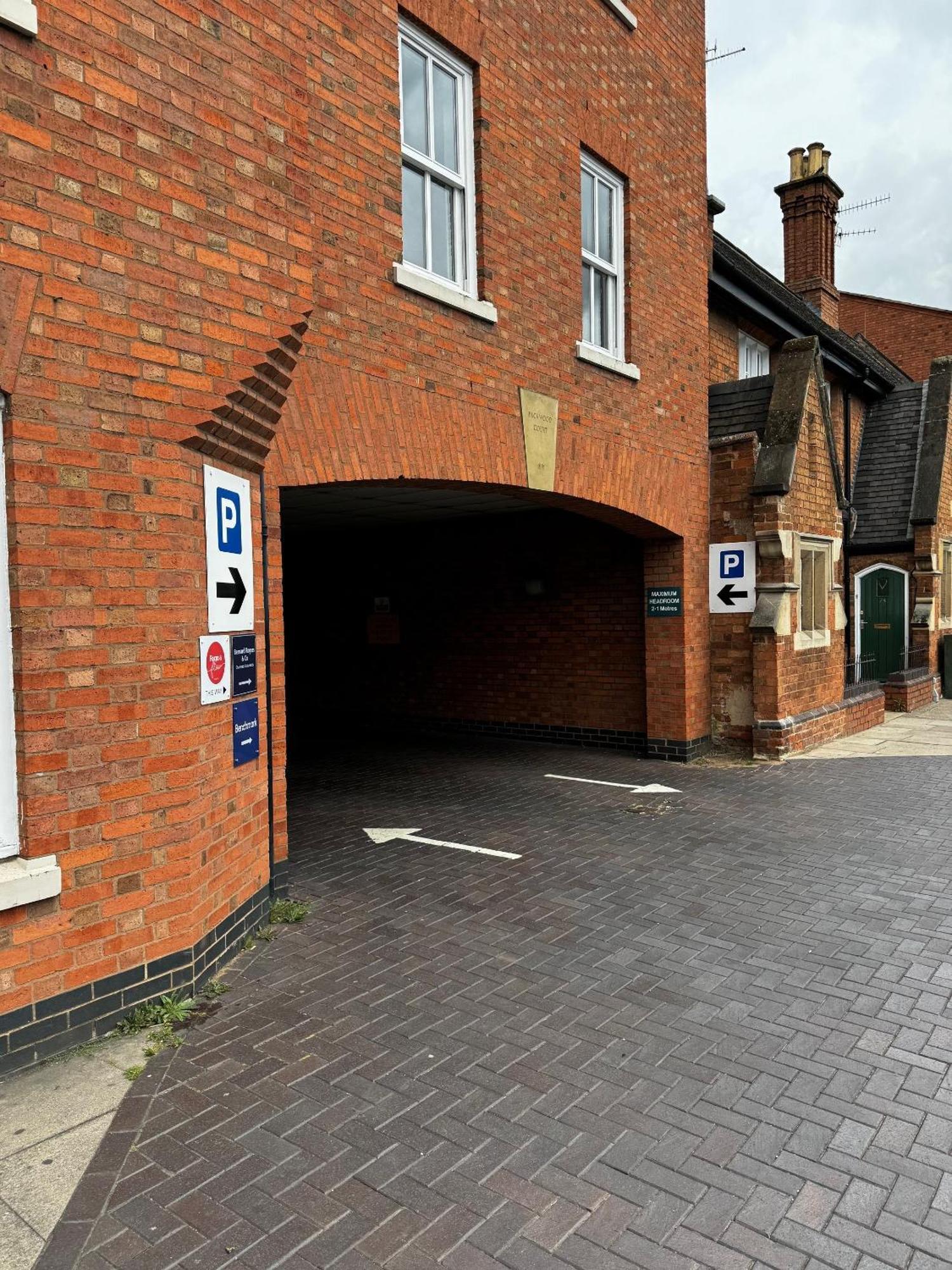 Romeo'S Arch High End Luxury In Centre Of Stratford With Parking Apartamento Exterior foto